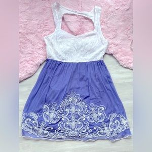 Pretty Purple & White Danty Dress 💜